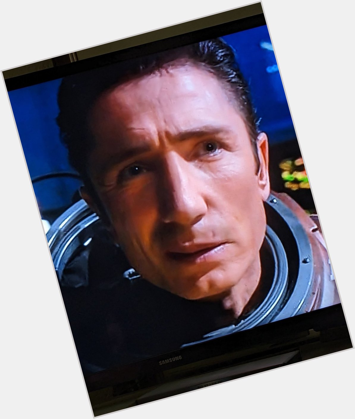  If anything suits Being a Hero, it\s Him! HAPPY BIRTHDAY DOMINIC KEATING -POWER! 