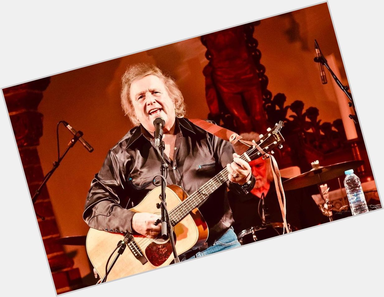 Happy birthday to Don McLean, 
(October 2, 1945). 