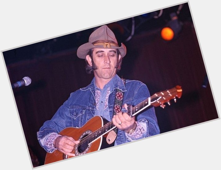 Happy 78th birthday to the man that had the most killer side burns at one time. Don Williams the Gentle Giant. 
