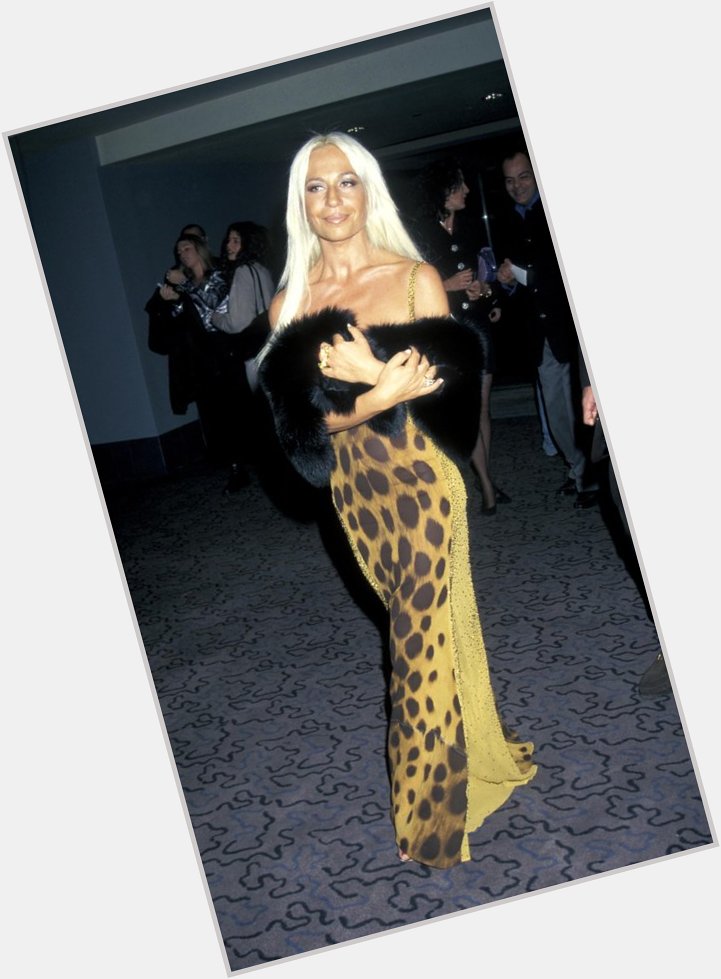 Happy birthday Donatella Versace ! Retour sur son style dans les années 90  