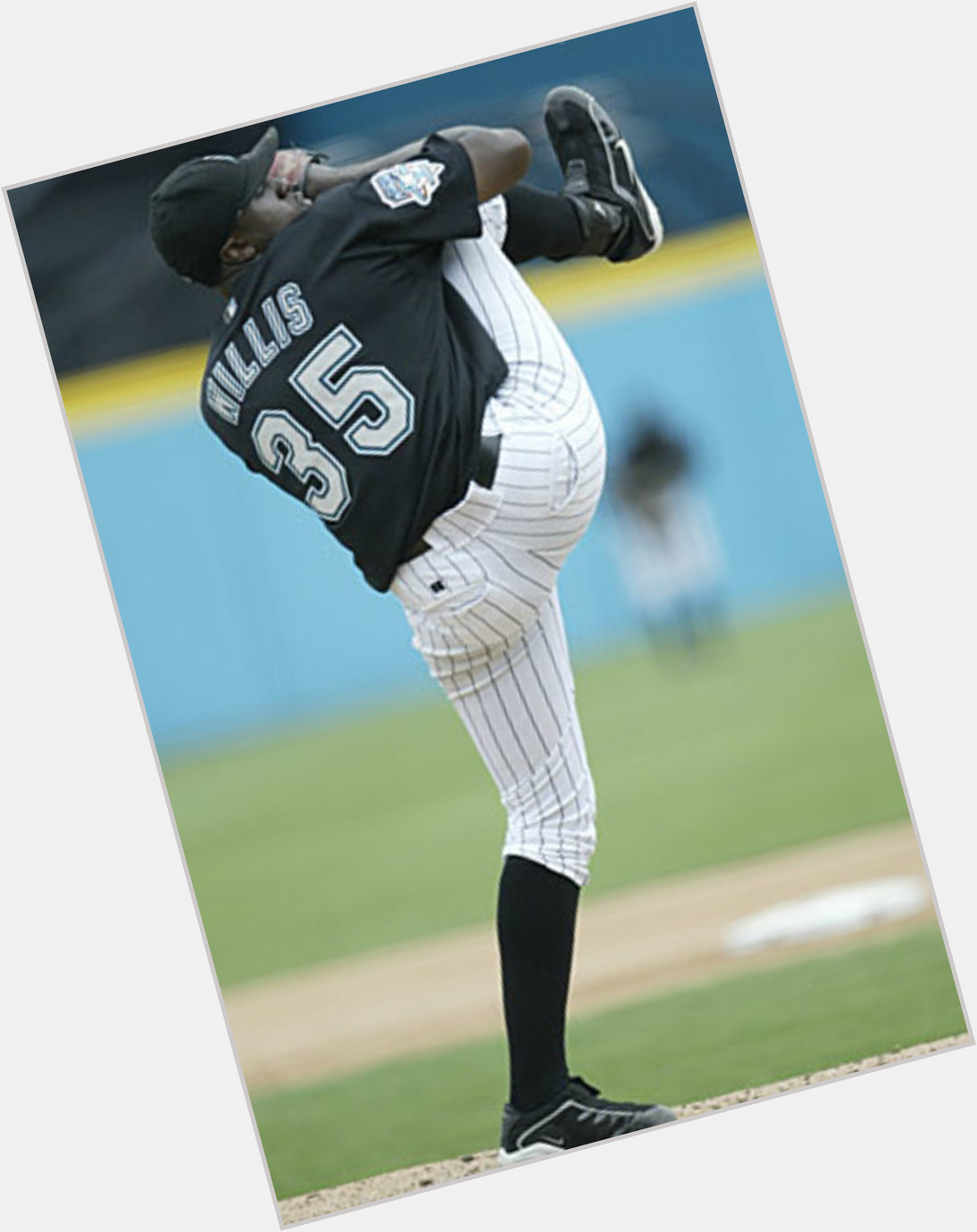 HAPPY BIRTHDAY TO ONE OF THE MOST ELECTRIFYING PITCHERS OF ALL-TIME, DONTRELLE WILLIS  