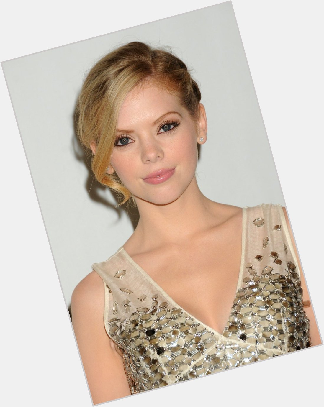 Happy 35th Birthday Shout Out to the very cute Dreama Walker!! 
