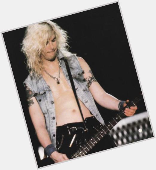Happy birthday to the incredible bassist Duff McKagan  