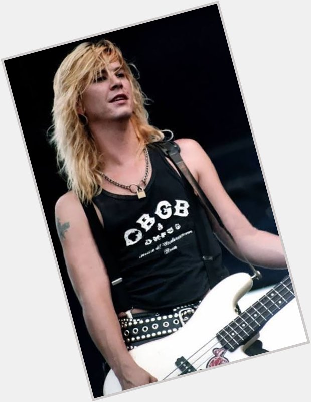 HAPPY BIRTHDAY to Duff McKagan !!!   my favorite bass player !!! happy birthday Duffy     