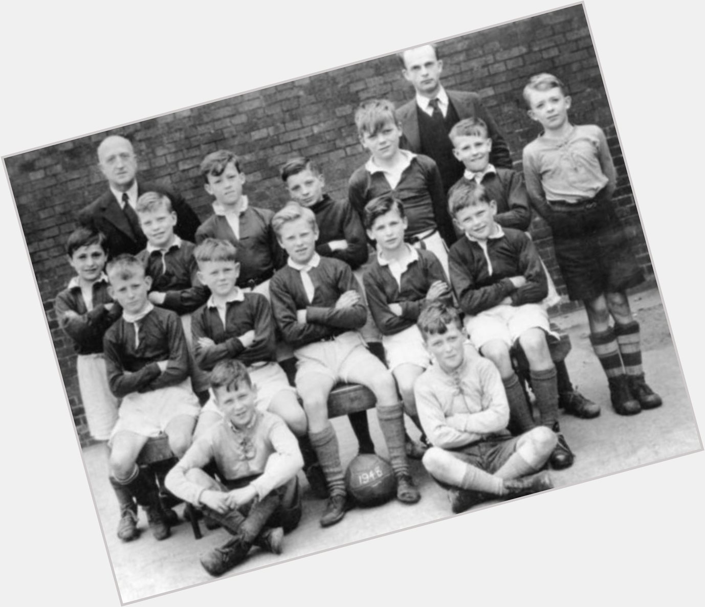 Happy Birthday to the great Duncan Edwards. Seen here about 12 I believe. 