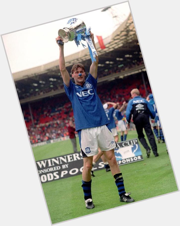 Happy Birthday to Duncan Ferguson! Everton Legend and my hero growing up! Quality player!  