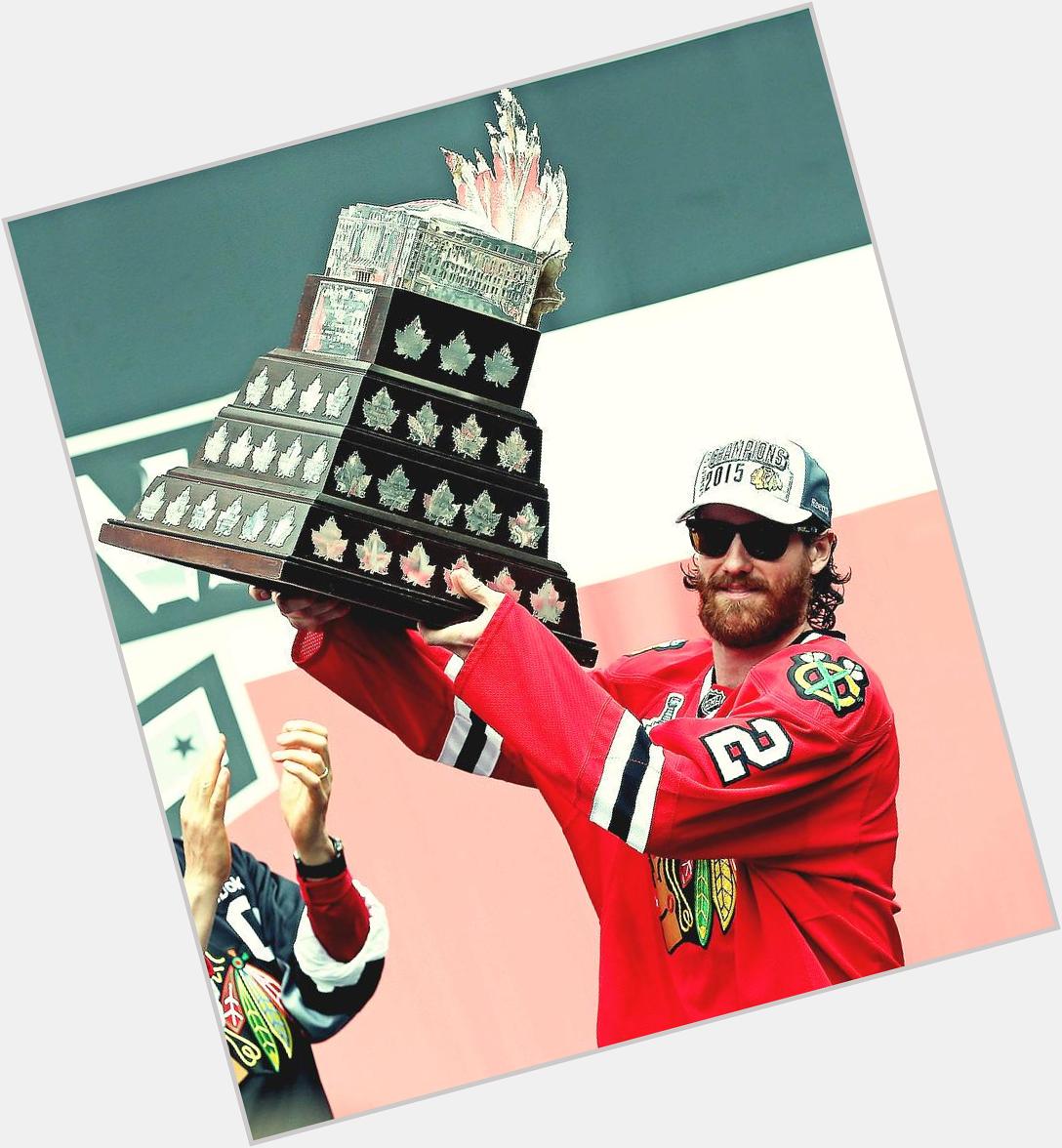 HAPPY BIRTHDAY TO ONE OF THE GREATEST HUMANS IN THE WORLD. YOU\RE A HANDSOME LEGEND, DUNCAN KEITH. I LOVE YOU   