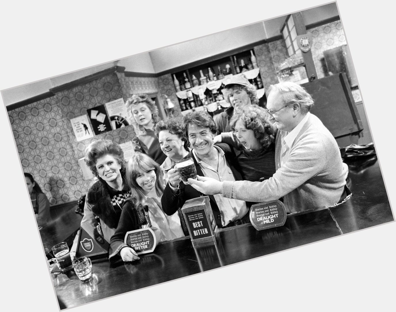 Happy birthday Dustin Hoffman! Remember when you visited the Rovers Return in 1983? (Photo credit:  