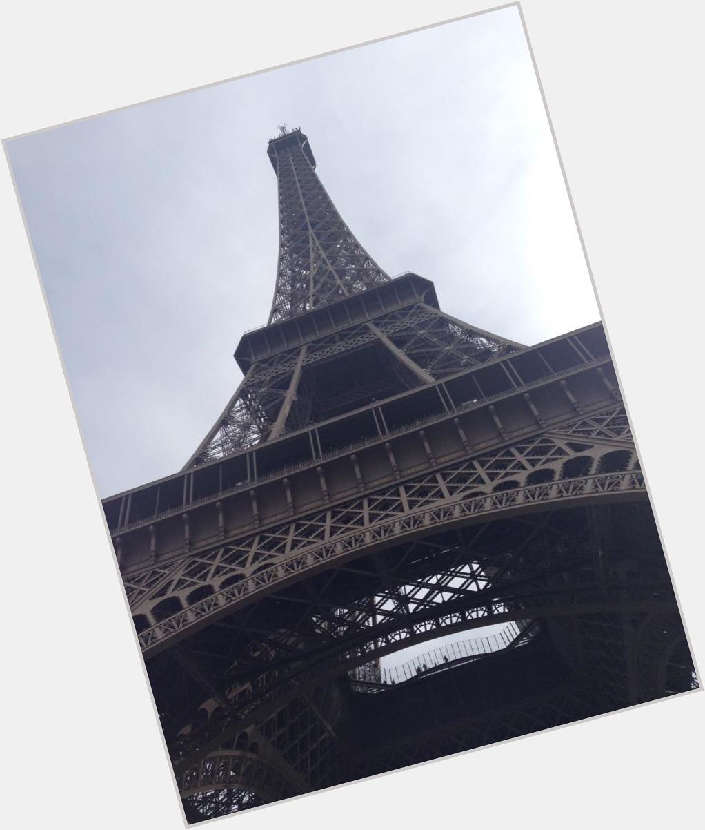  I wish you a happy Birthday from Eiffel Tower !! 