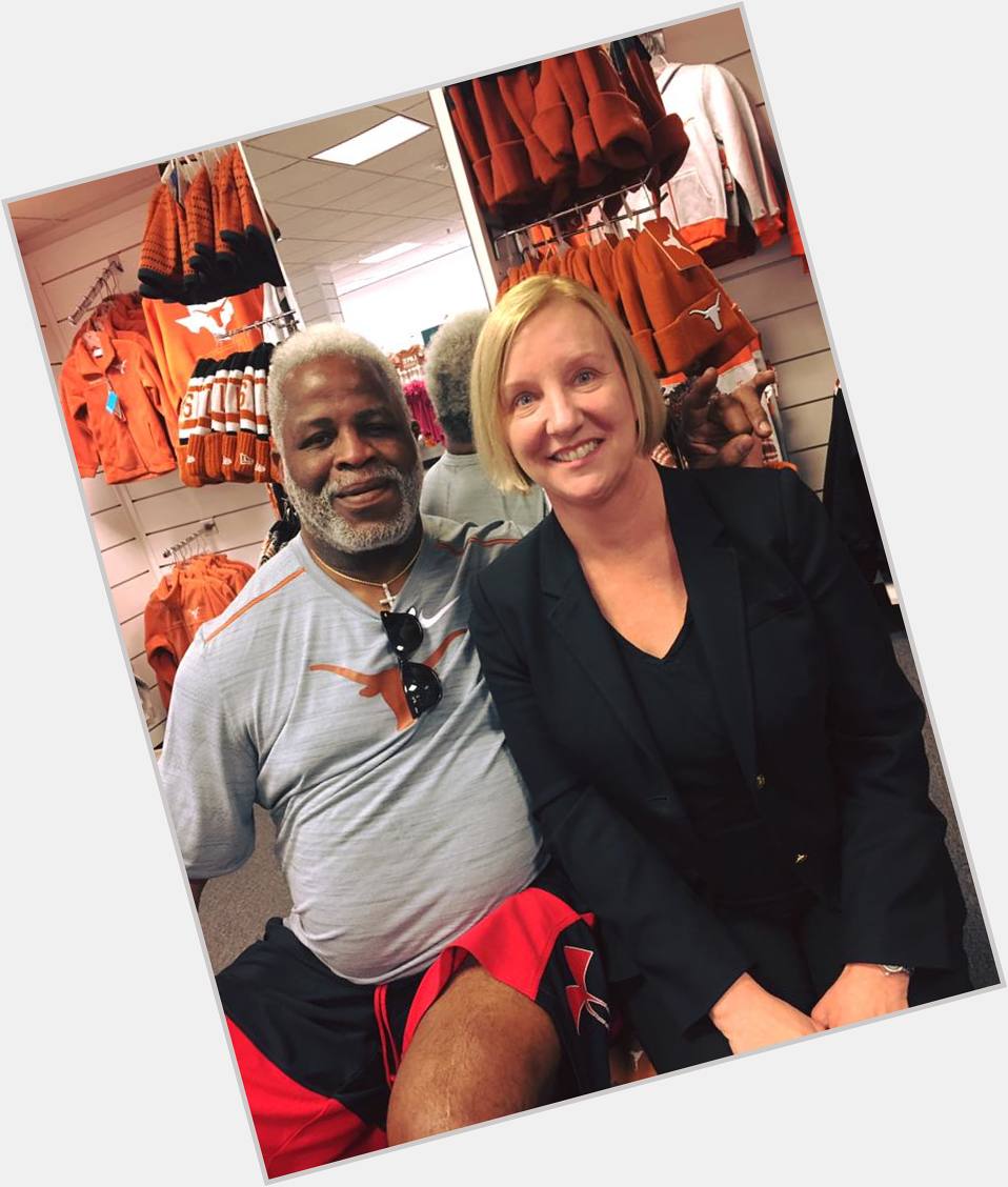 Wishing Earl Campbell a very happy birthday today! 