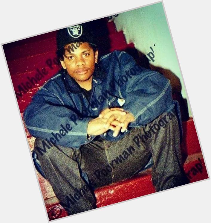 Happy birthday to MY favorite rapper the god father of rap! Eric Wright aka Eazy E 