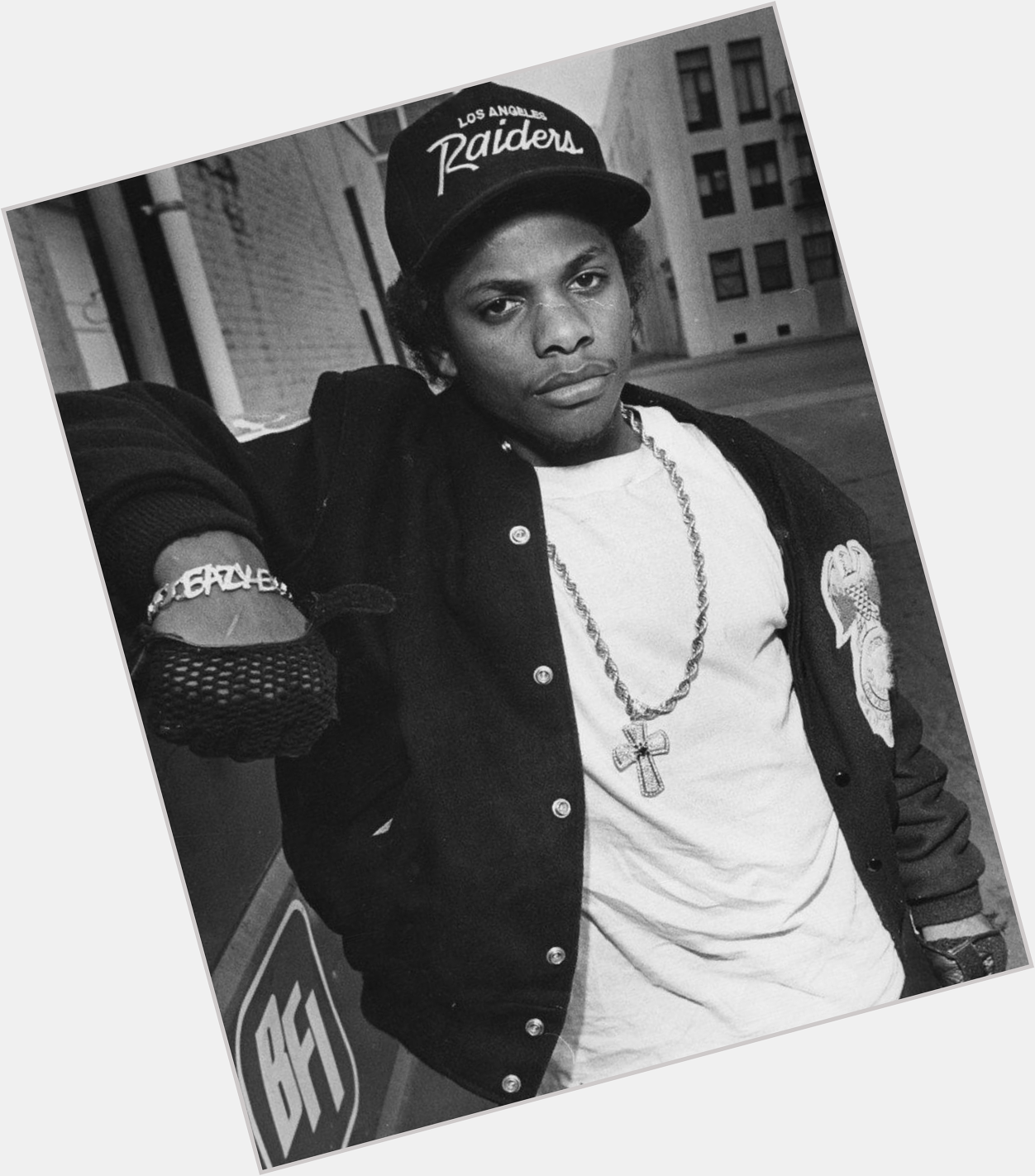 Happy birthday to The Godfather of Gangsta Rap, Eazy E   