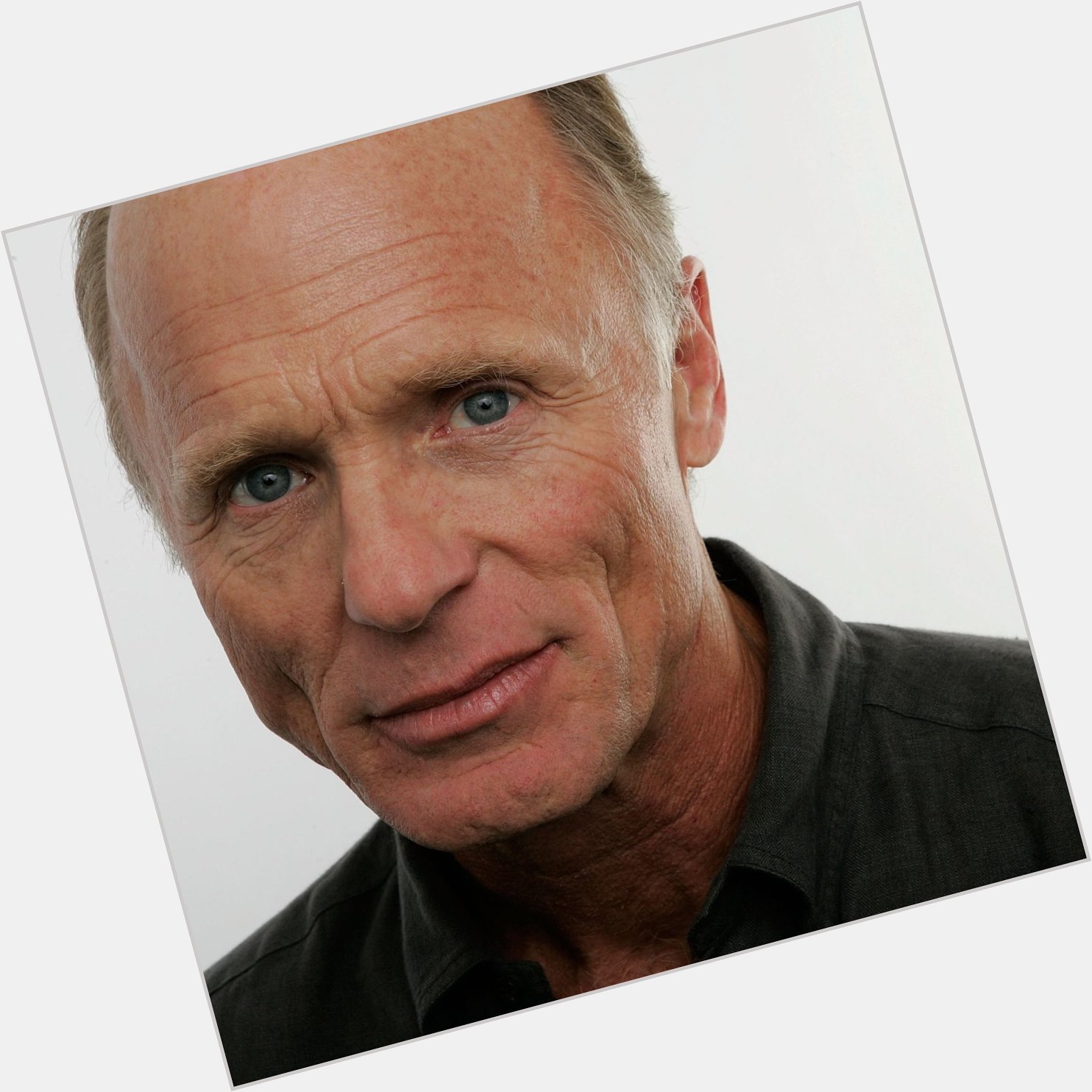 In honour of the fabulous,fabulous, fabulous Ed Harris who celebrated his birthday yesterday. Happy belated birthday 