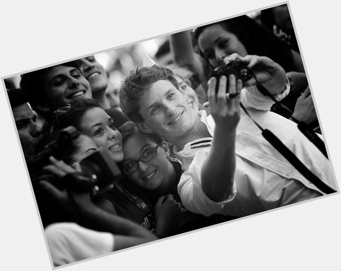 Happy 33rd Birthday to today\s über-cool celebrity with an über-cool camera: EDDIE REDMAYNE taking a selfie w/ fans 