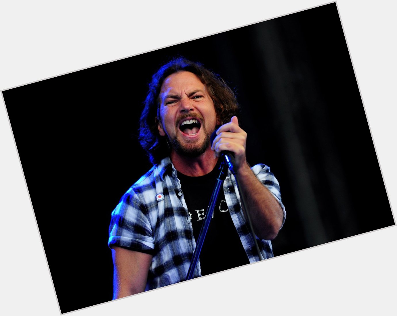 Happy Birthday Eddie Vedder! 
Il cantante dei Pearl Jam compie oggi 54 anni. 