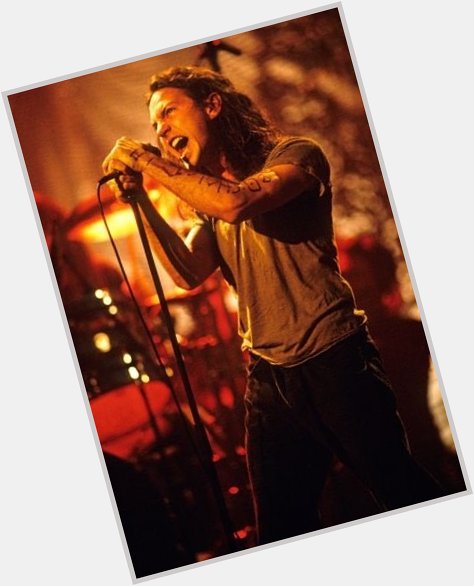 Huge happy birthday to one of my biggest heroes. Eddie Vedder 