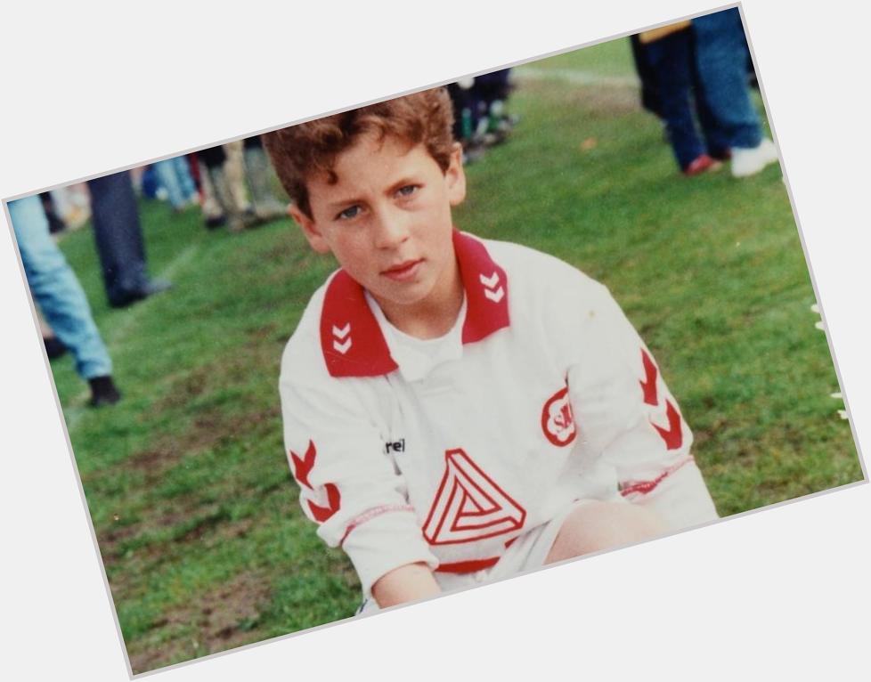 Happy Birthday Eden Hazard

Hazard was at Royal Stade Brainois from 1995 to 2003 