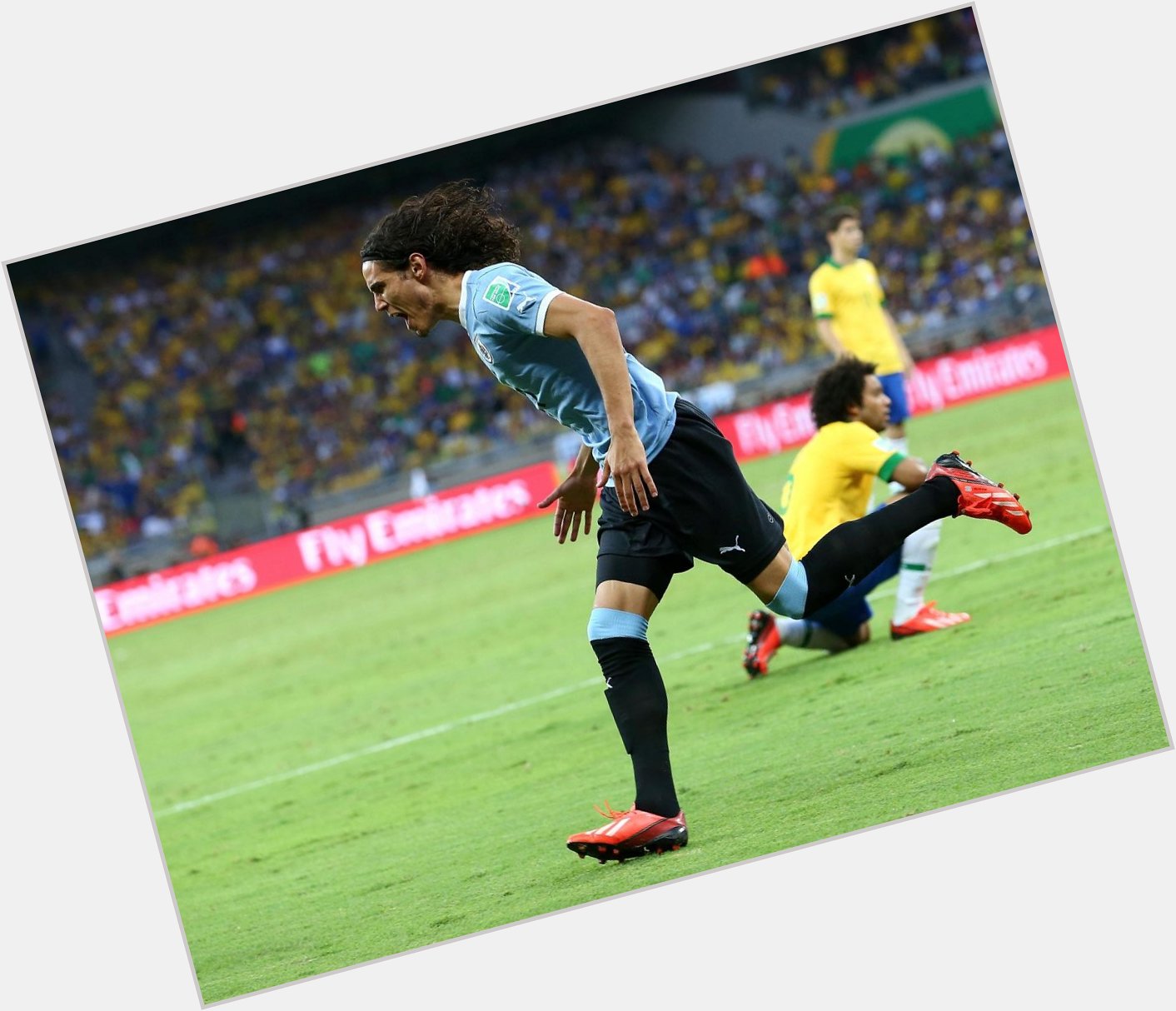 Happy 30th birthday to Uruguay and PSG striker Edinson Cavani.

553 | Games
304 | Goals 