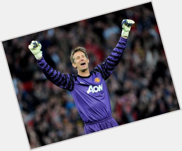 Happy birthday to Edwin van der Sar. The former Manchester United goalkeeper turns 44 today. 