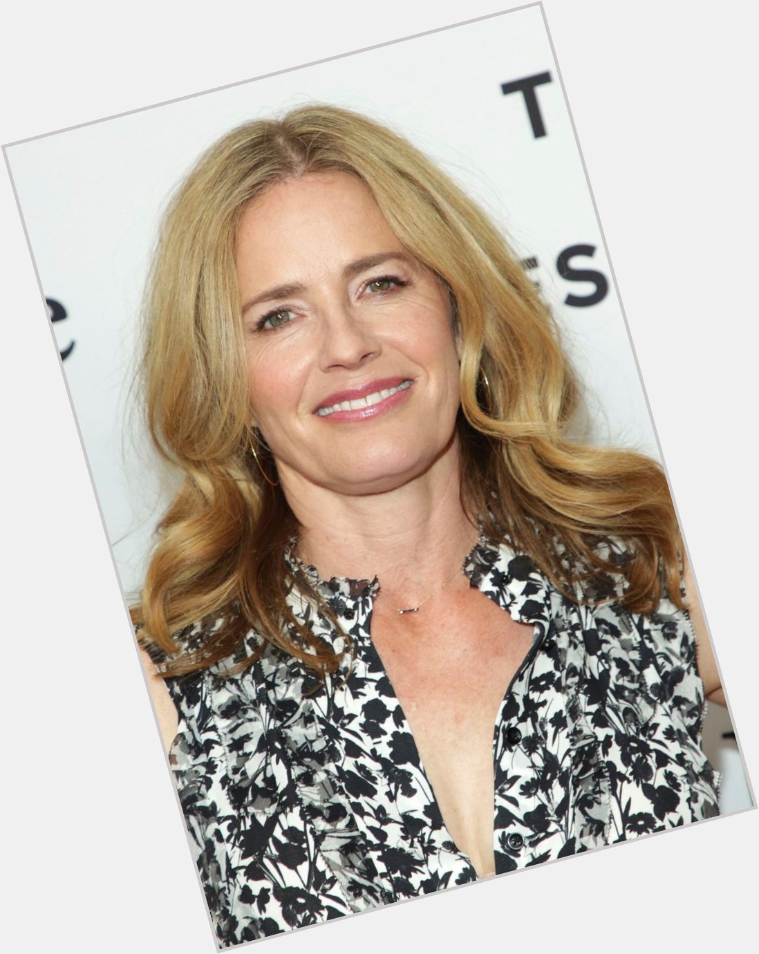 HAPPY 59TH BIRTHDAY ELISABETH SHUE 