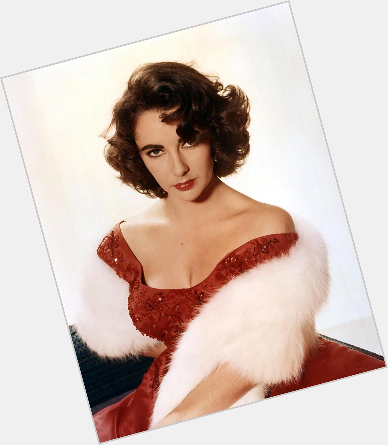 Happy Birthday to the classiest bitch who ever lived! I love you so much Elizabeth Taylor, gone but never forgotten! 