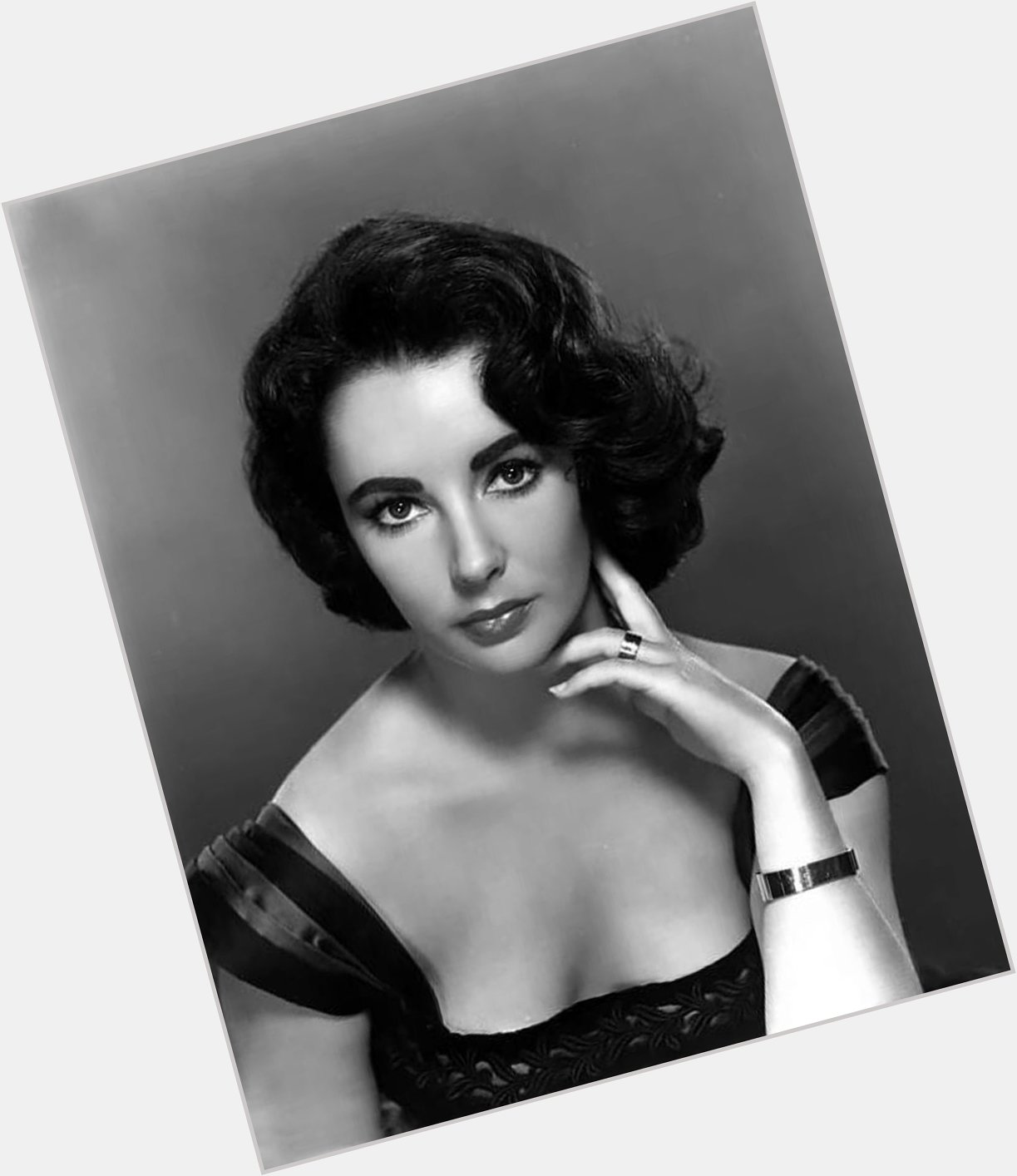Happy Birthday to the OG movie star queen Elizabeth Taylor.... the greatest actress ever 