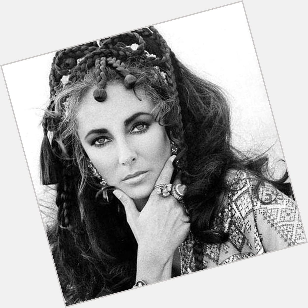 Born on this day: Elizabeth Taylor. 
Happy birthday my queen. 

All : Gianni Bozzacchi 