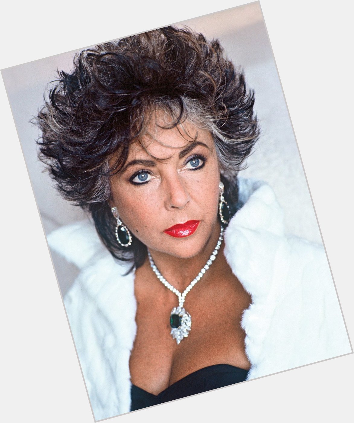 Happy Birthday to the late Elizabeth Taylor who would\ve turned 90 today. 