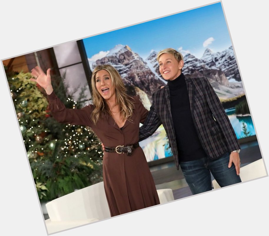 Hoje é aniversário da apresentadora Ellen DeGeneres, grande amiga da Jen.
Happy birthday, Ellen!    