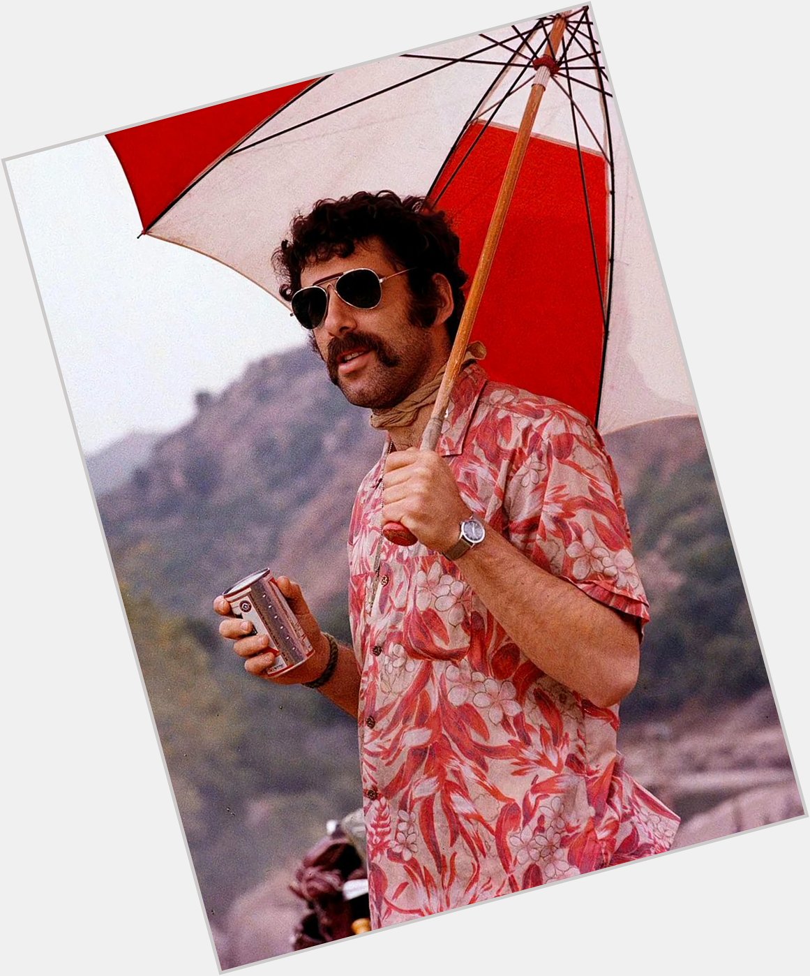 Happy Birthday to Elliott Gould, a goddamn icon + one of my cooler influences. 