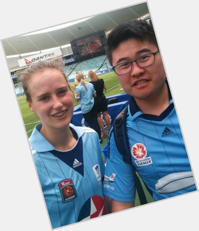 Remember I had a photo with Ellyse Perry last season? its my birthday wish to her.  Happy birthday! 