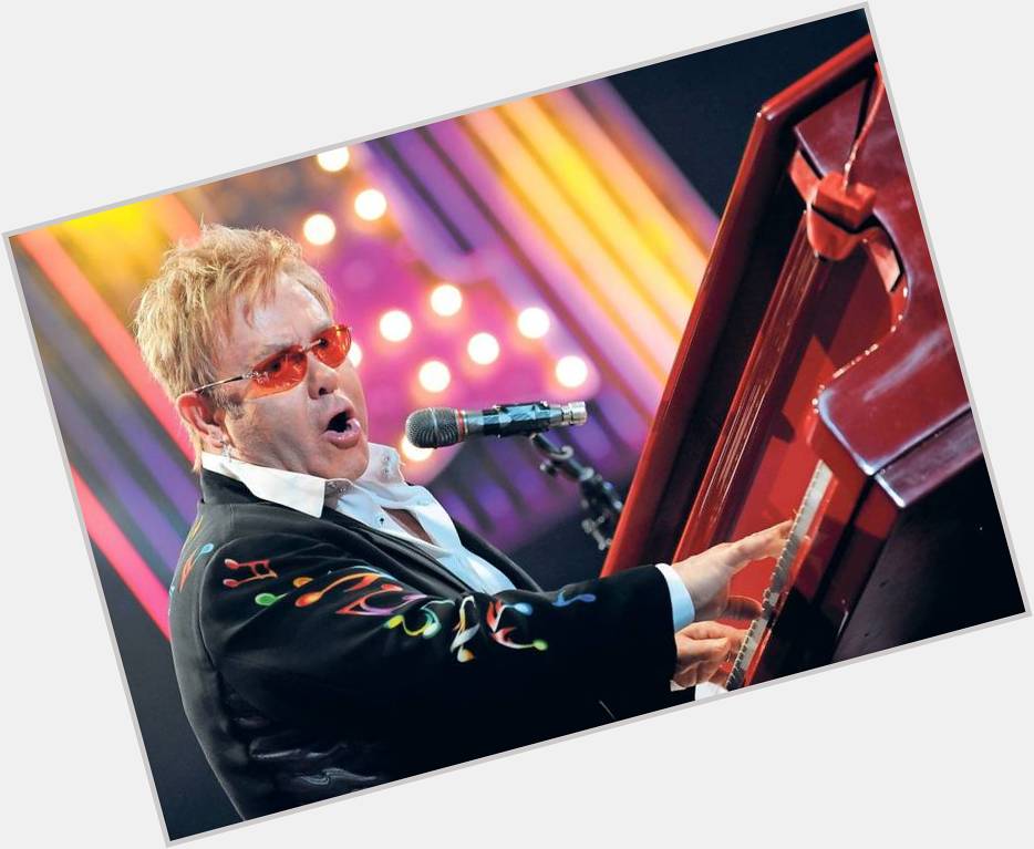 Eine kleine Würdigung eines großen Extravaganten. Happy Birthday, Sir Elton John!   