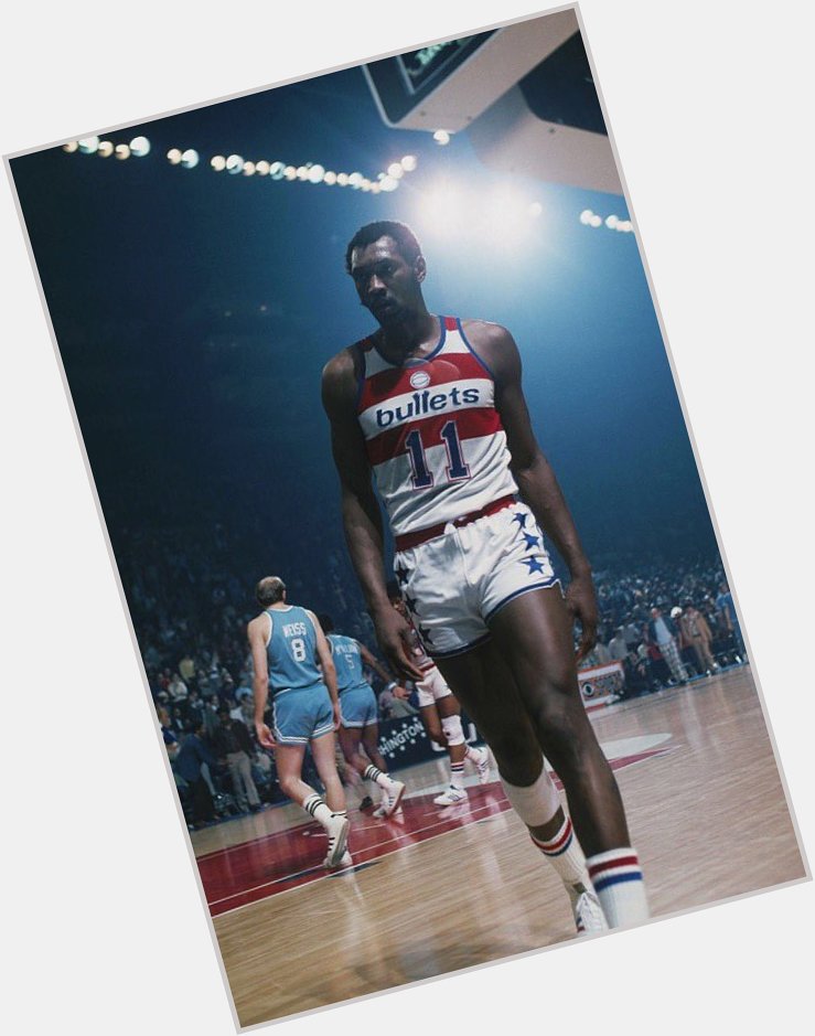 Happy 70th birthday to Hall of Famer, Elvin Hayes! 