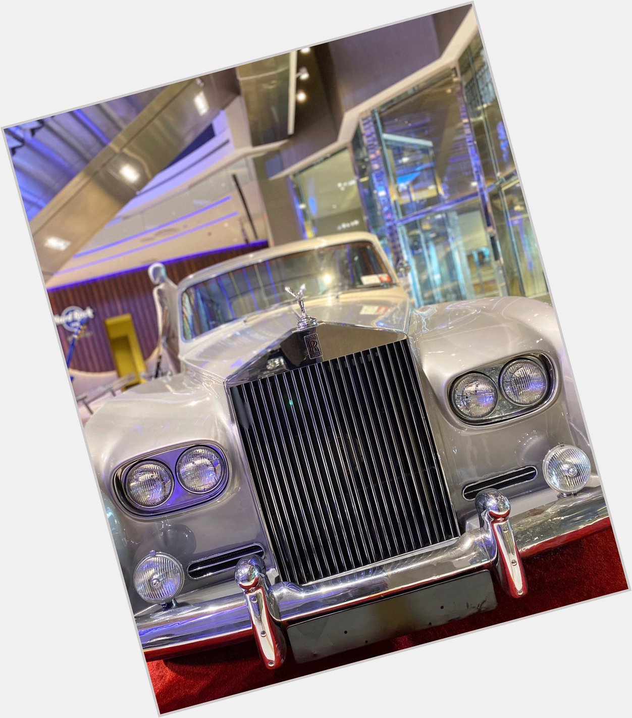 Happy birthday to the king, Elvis Presley! This 1963 Rolls Royce was owned by the king himself. 