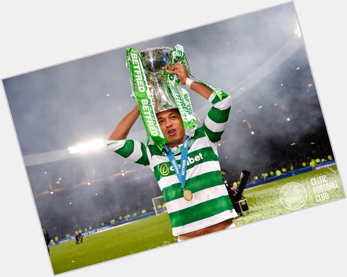 Happy birthday, Emilio Izaguirre! 

Celtic loves you more than you will know... 