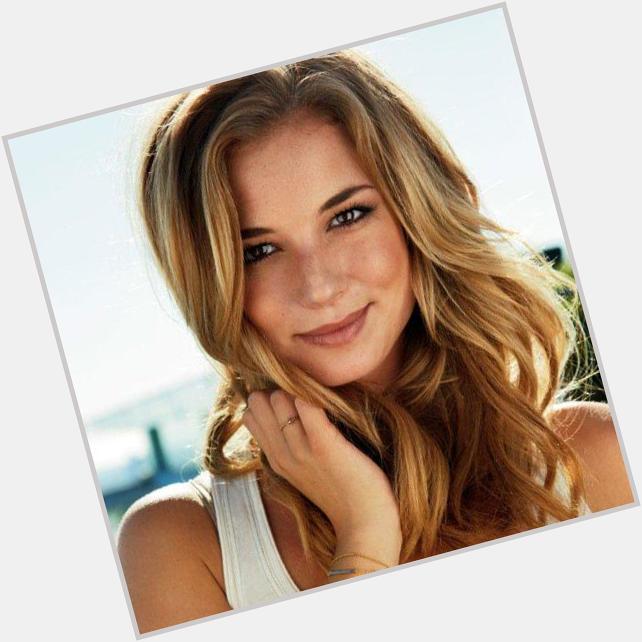 Happy Birthday to our favourite seeker Emily VanCamp! 