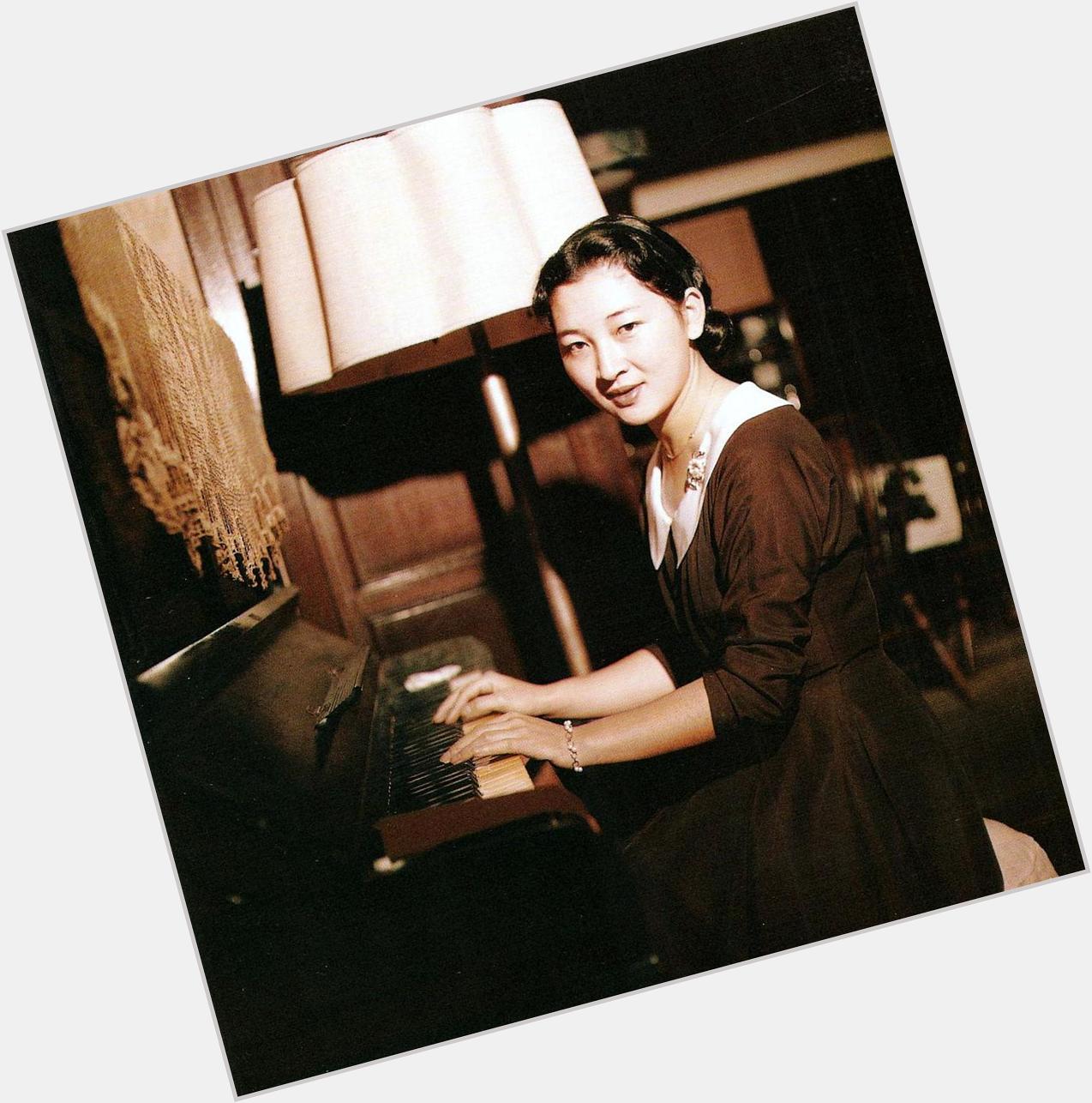 Happy Birthday to Empress Michiko, who is 81 today. (This picture is from 1958.) 