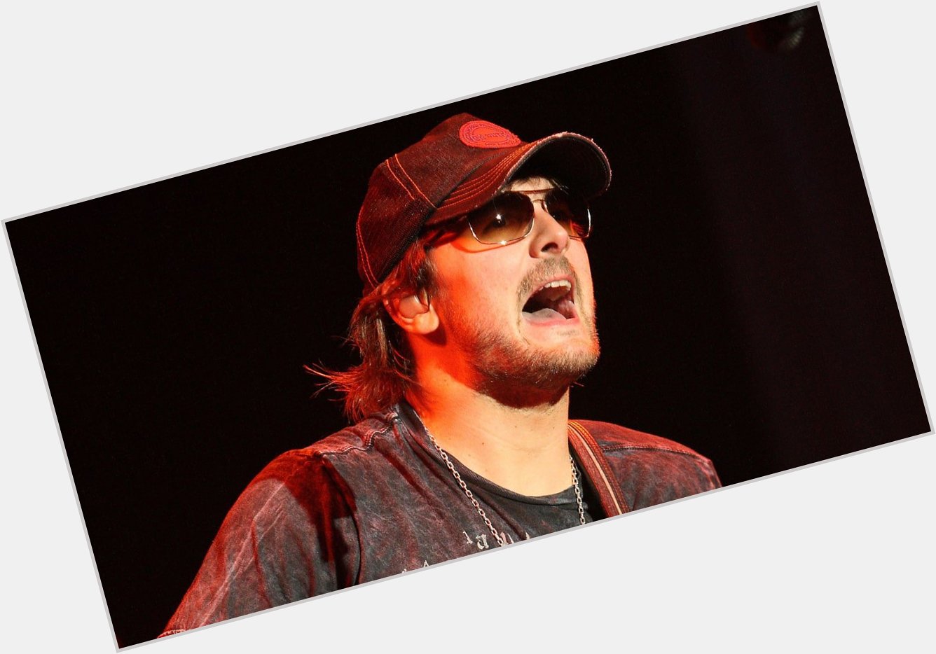 Happy birthday Eric Church! Watch his unplugged 2009 performance of \"How \Bout You\"  