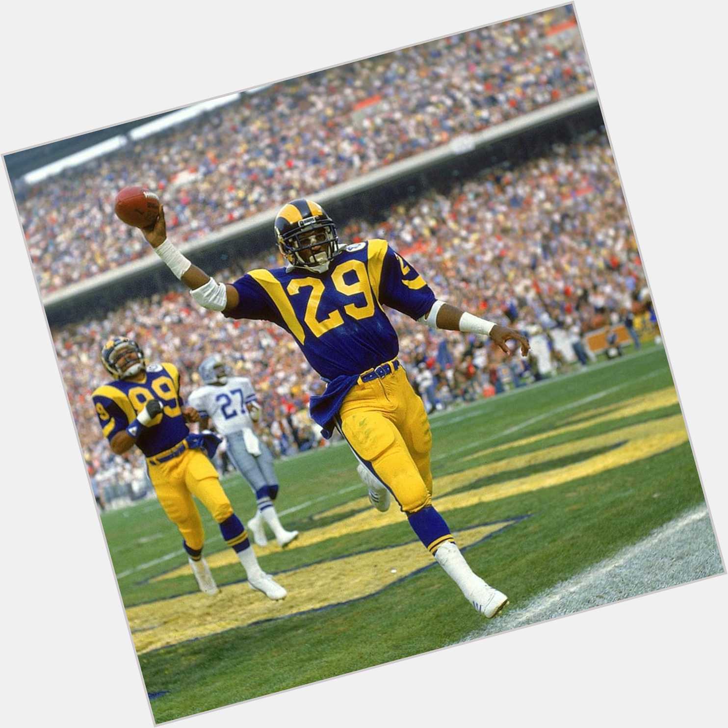   Happy Birthday to the great Eric Dickerson. HOF, MVP, I wish you the best!      