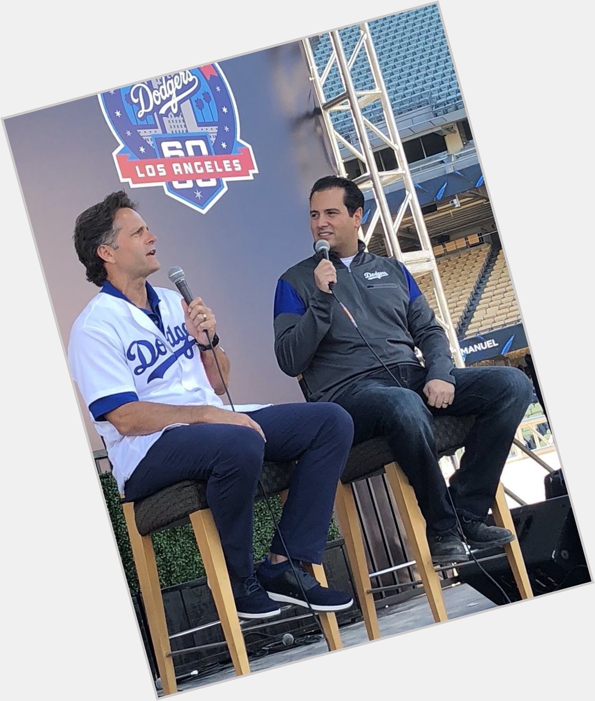 Happy Birthday Eric Karros! 
1992 NL ROY and All-Time L.A. HR Leader.   