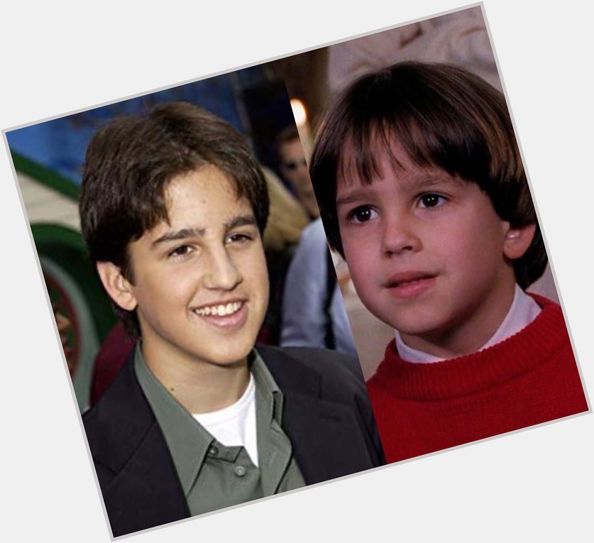 Happy 33rd Birthday to Eric Lloyd! The actor who played Charlie in The Santa Clause movie trilogy. 