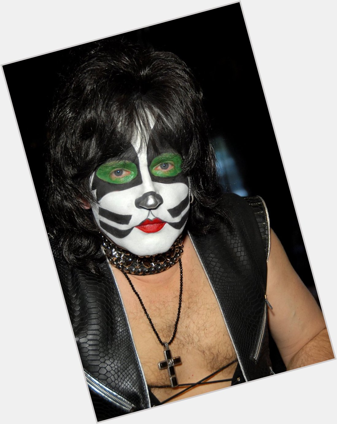 Happy birthday Eric Singer 64 today drummer with Kiss. He debuted with the band on the 1992 album Revenge. 