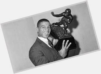 Happy birthday to Ernie Davis! Shoutout for the first African-American to win the Heisman! 