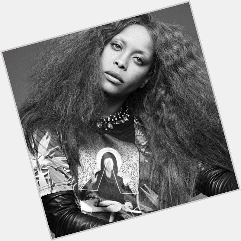 *side note* Happy 46th Birthday to Erykah Badu! She\s a queen indeed  