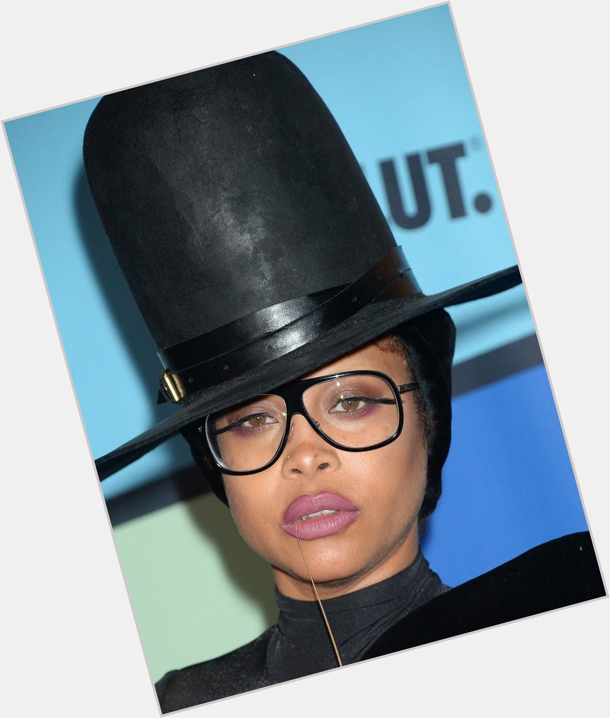 Happy 50th Birthday to the Queen of Neo Soul Erykah Badu ( 