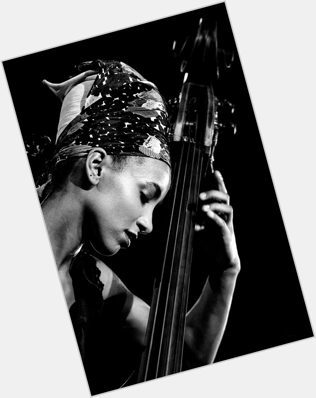  Bassist and composer Esperanza Spalding born on this day, in 1984.

photos: Andrea Palmucci 