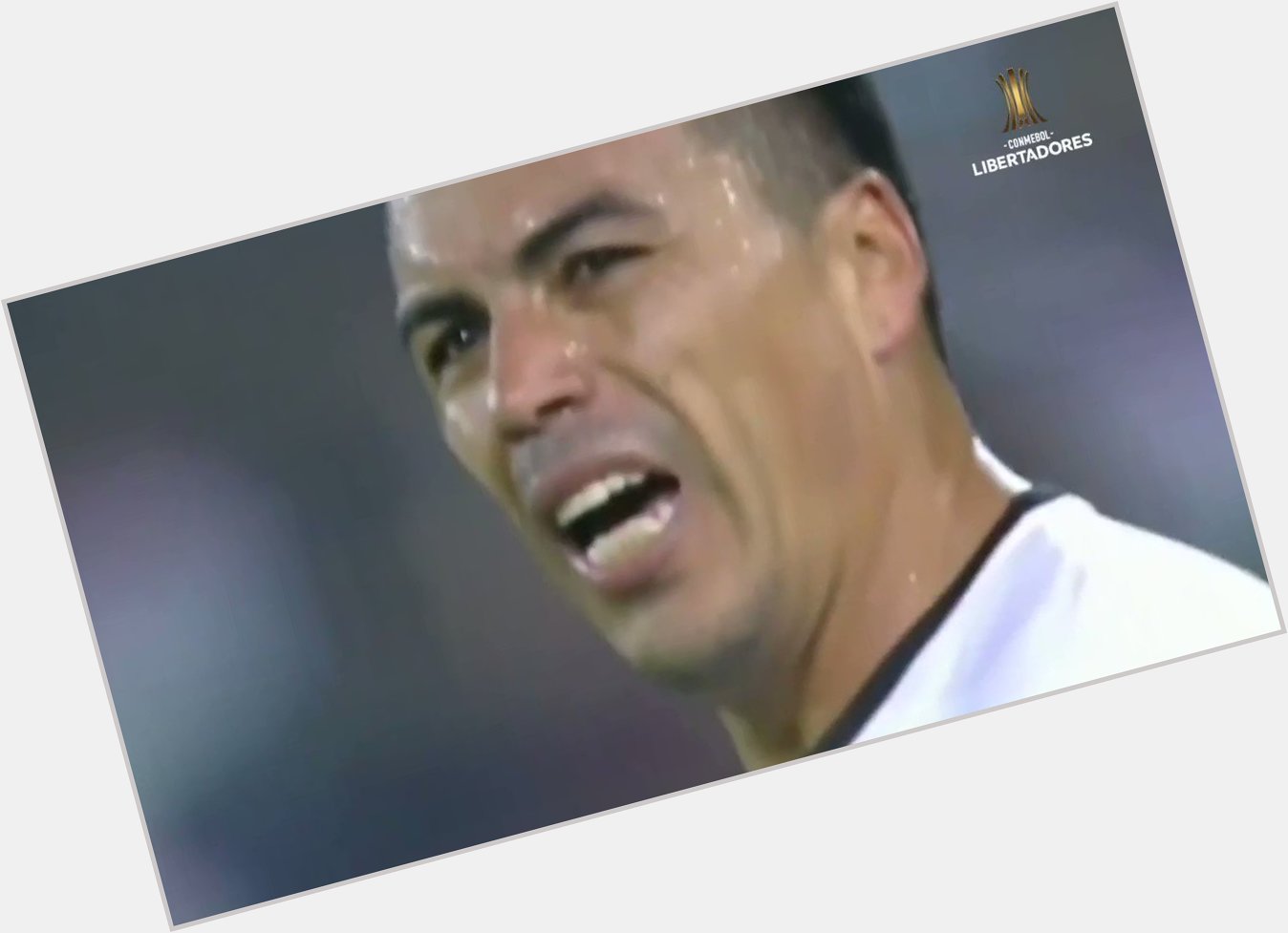 One of the greatest player to ever play for Colo Colo celebrates his 40th birthday today. Happy Esteban Paredes 

