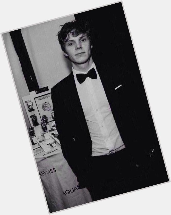 Happy birthday to Evan Peters, gods creation at its finest. 