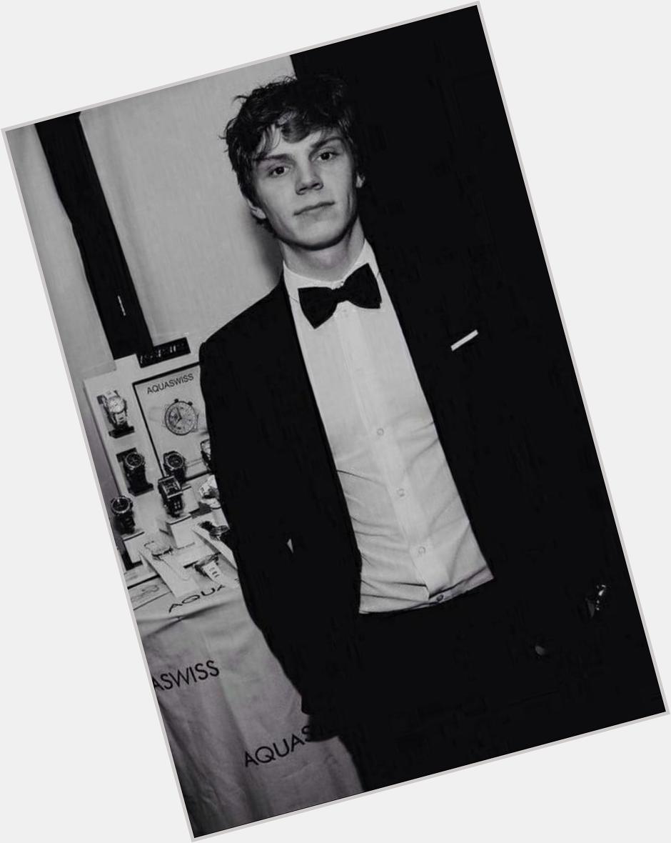 Also a happy bday to Evan peters, one of the hottest guys on the planet 