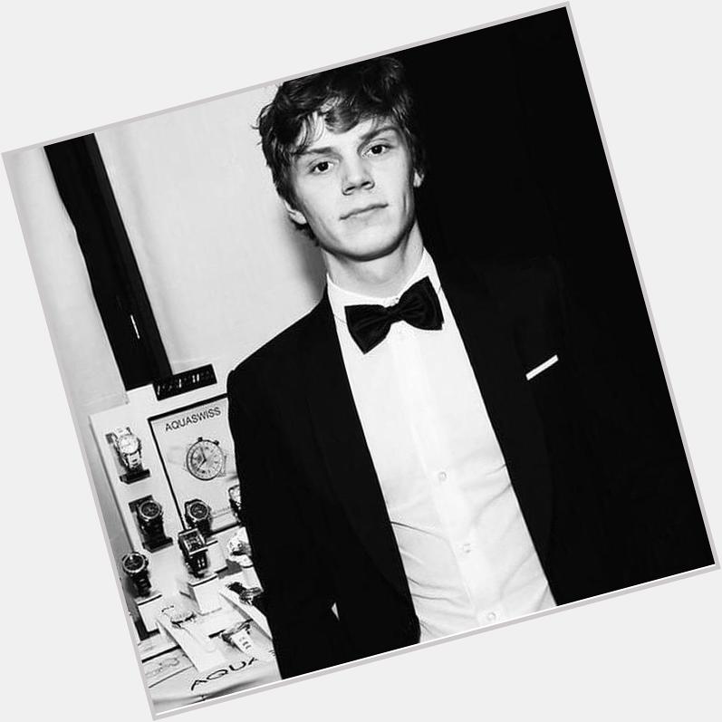 HAPPY BIRTHDAY EVAN PETERS 